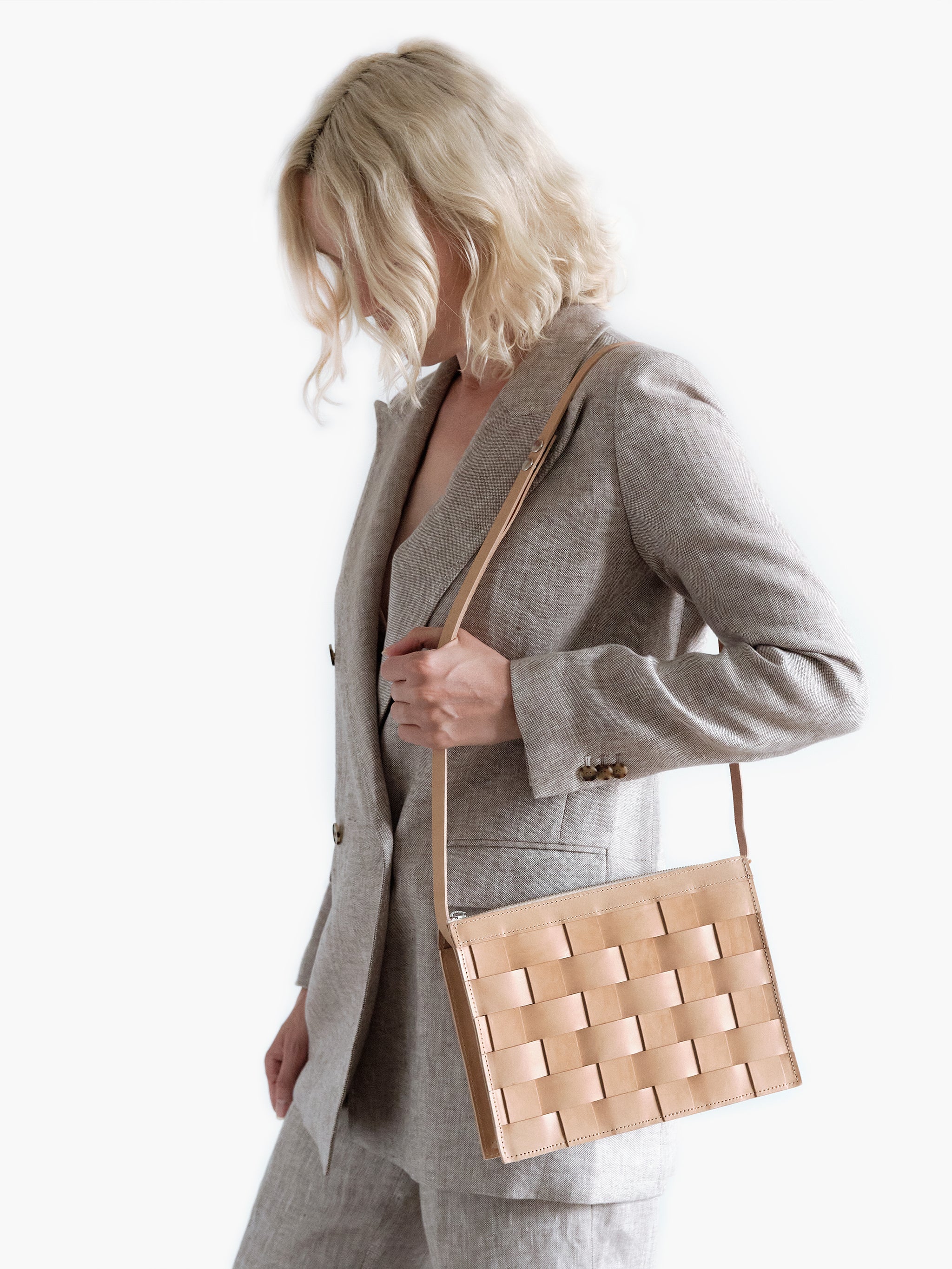 Forskel nåde Bliv sammenfiltret Eduards Accessories - Näver Small Shoulder Bag in Natural Leather – Less Is  Nord