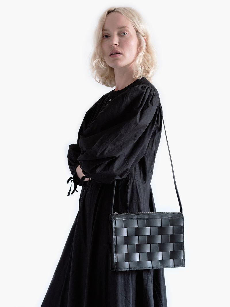 Näver Small Shoulder Bag in Black Leather
